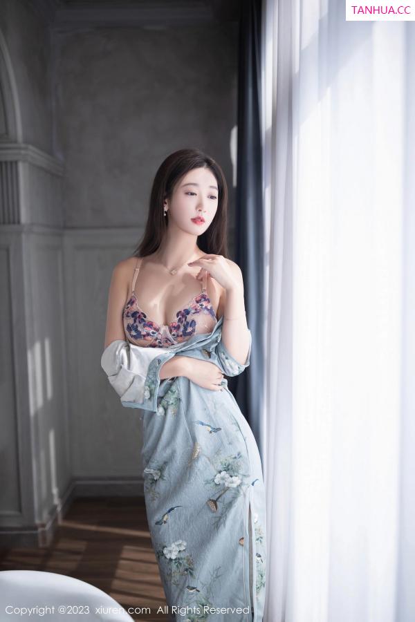 唐安琪  [XiuRen]高清写真图 2023.08.14 No.7232 唐安琪 美腿旗袍第22张图片